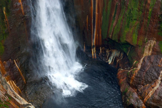 Bajos-del-Toro-waterfall